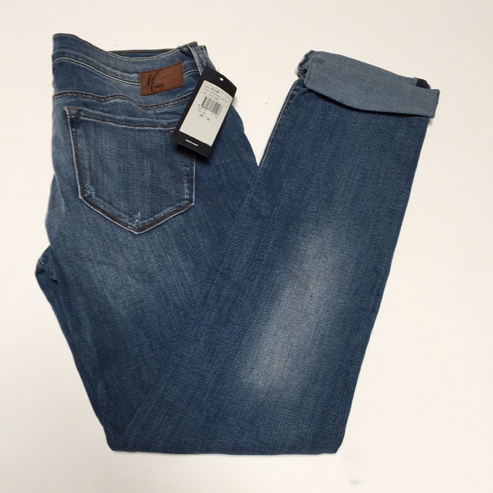 Mavi maternity jeans.